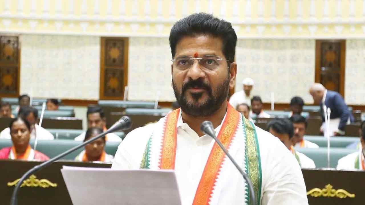 పరీక్షలు వస్తున్నాయి.. తెలంగాణ విద్యాశాఖకు మంత్రి ఎక్కడ?